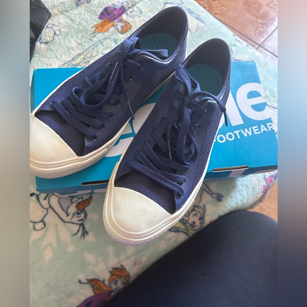 People footwear